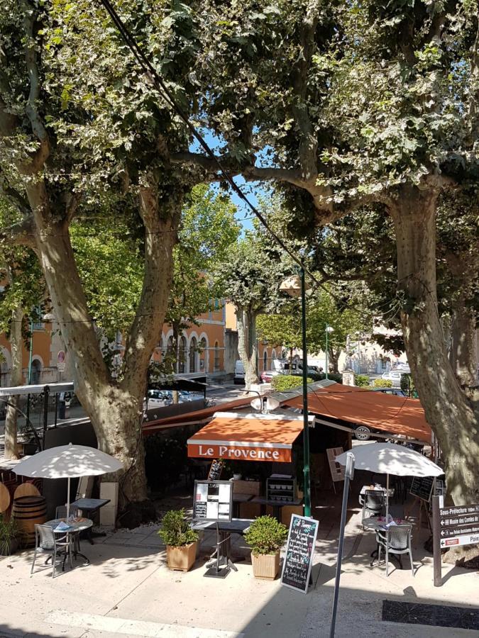 Hotel Restaurant Le Provence Brignoles Exterior photo